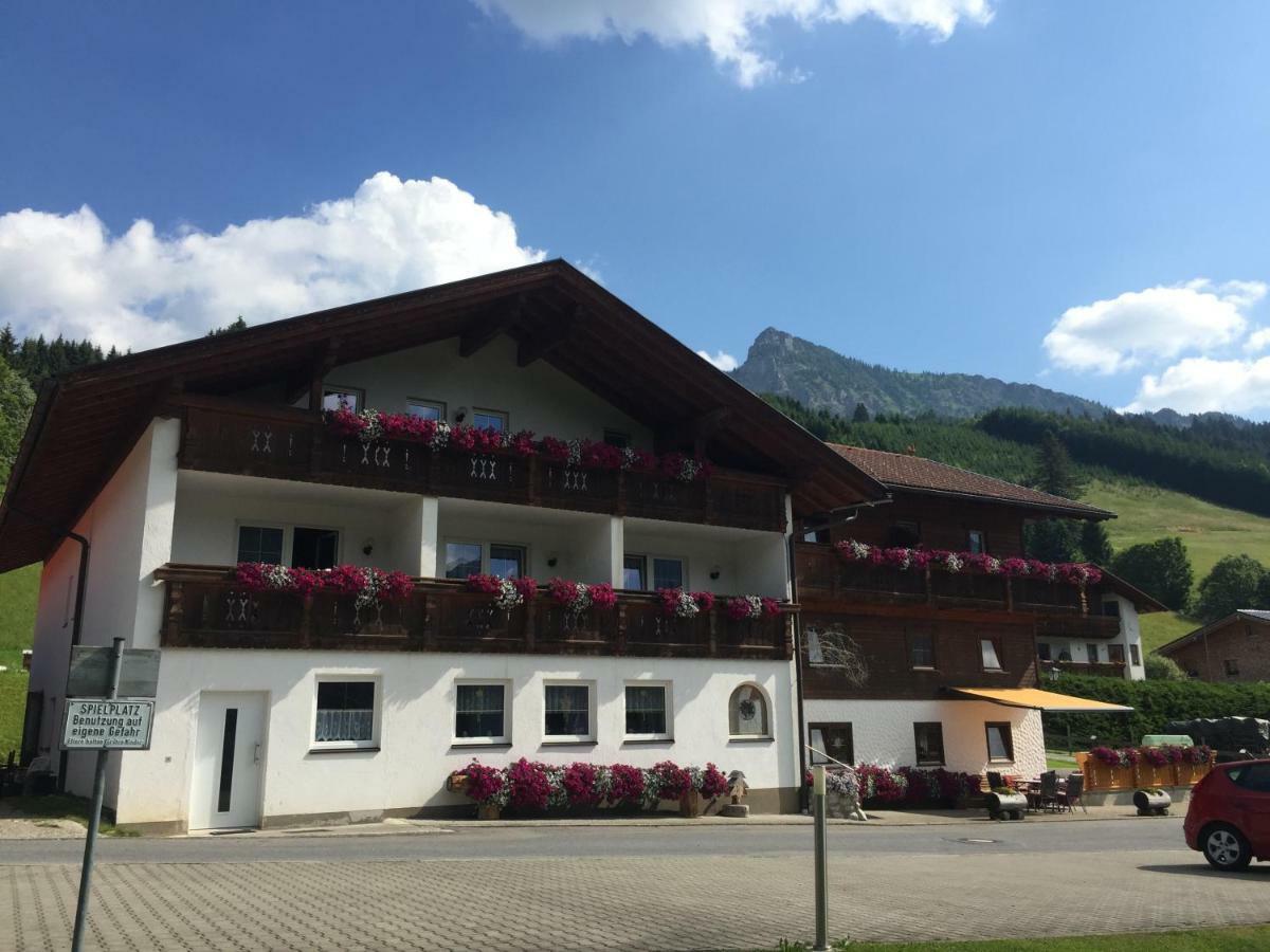 Gastehaus Reichle Hotel Tannheim Exterior photo